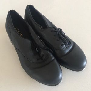Woman’s size 8 1/2M BLOCH Tap shoes